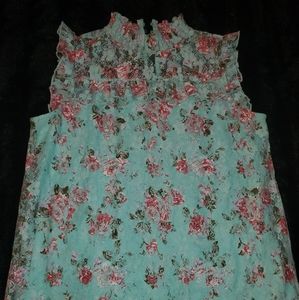 Almost Famous floral top